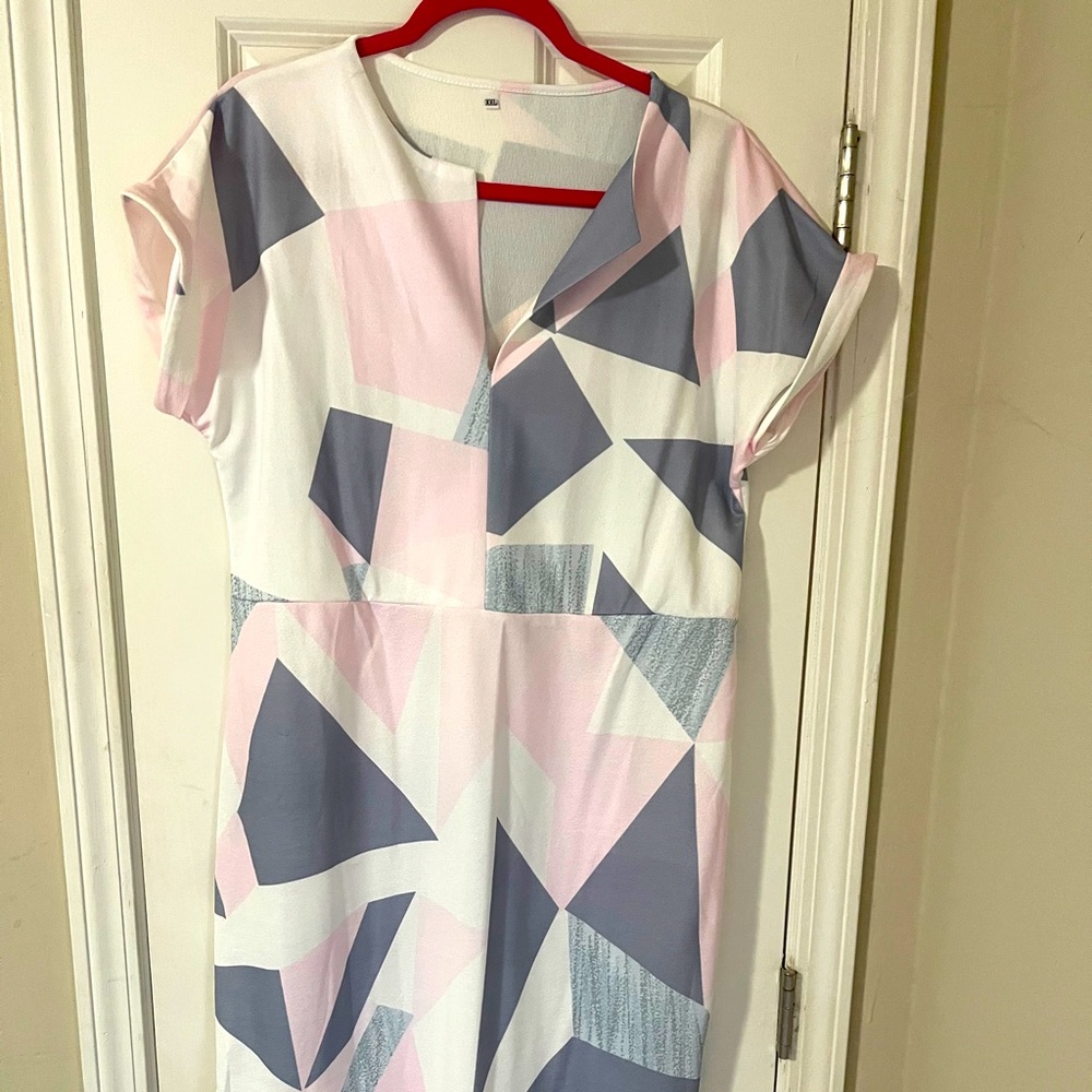 Geometric shape tulip hem dress